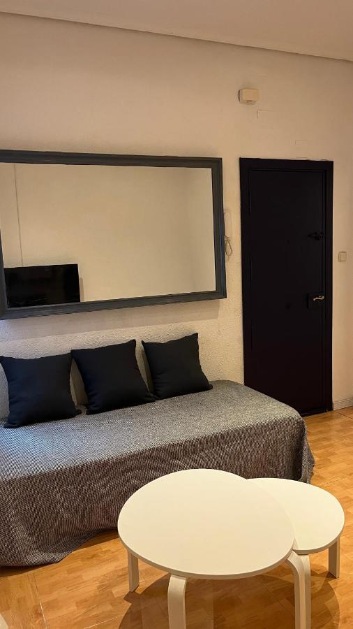 Piso En Valdeacederas Apartment Madrid Bagian luar foto